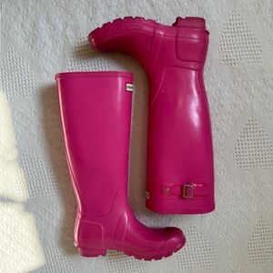 PINK Hunter rain boots !